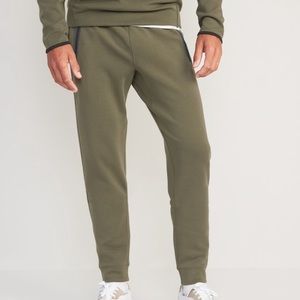 NWT Men’s Heritage Green Dynamic Fleece Joggers Size XL